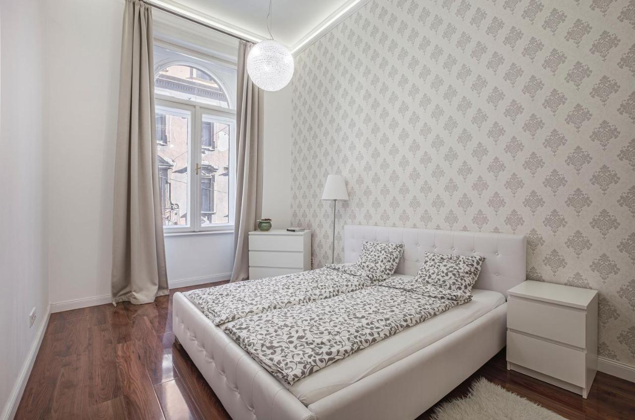 Luxury Art Deco Flat / Big Balcony Apartment Budapest Luaran gambar
